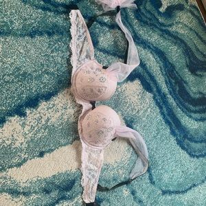 Victoria’s Secret bra 34C brand new with tags